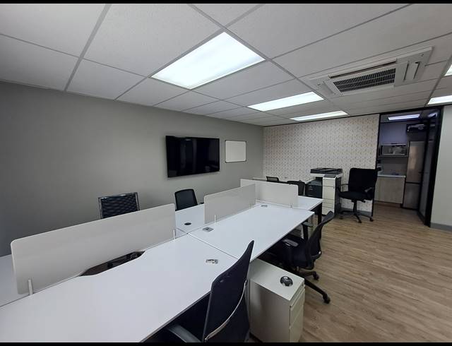 110M² OFFICE TO LET IN DUNKELD WEST